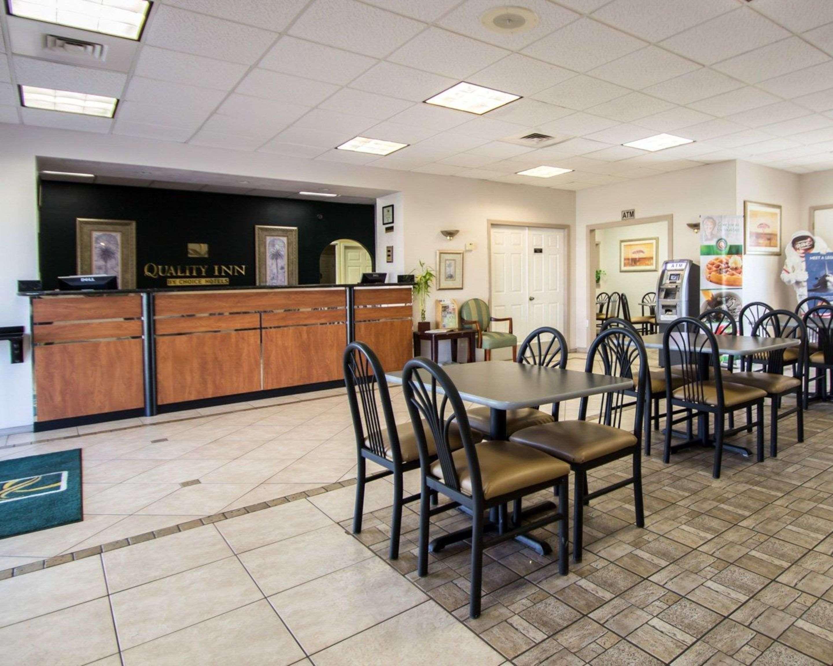 Quality Inn Kennedy Space Center Тайтъсвил Екстериор снимка