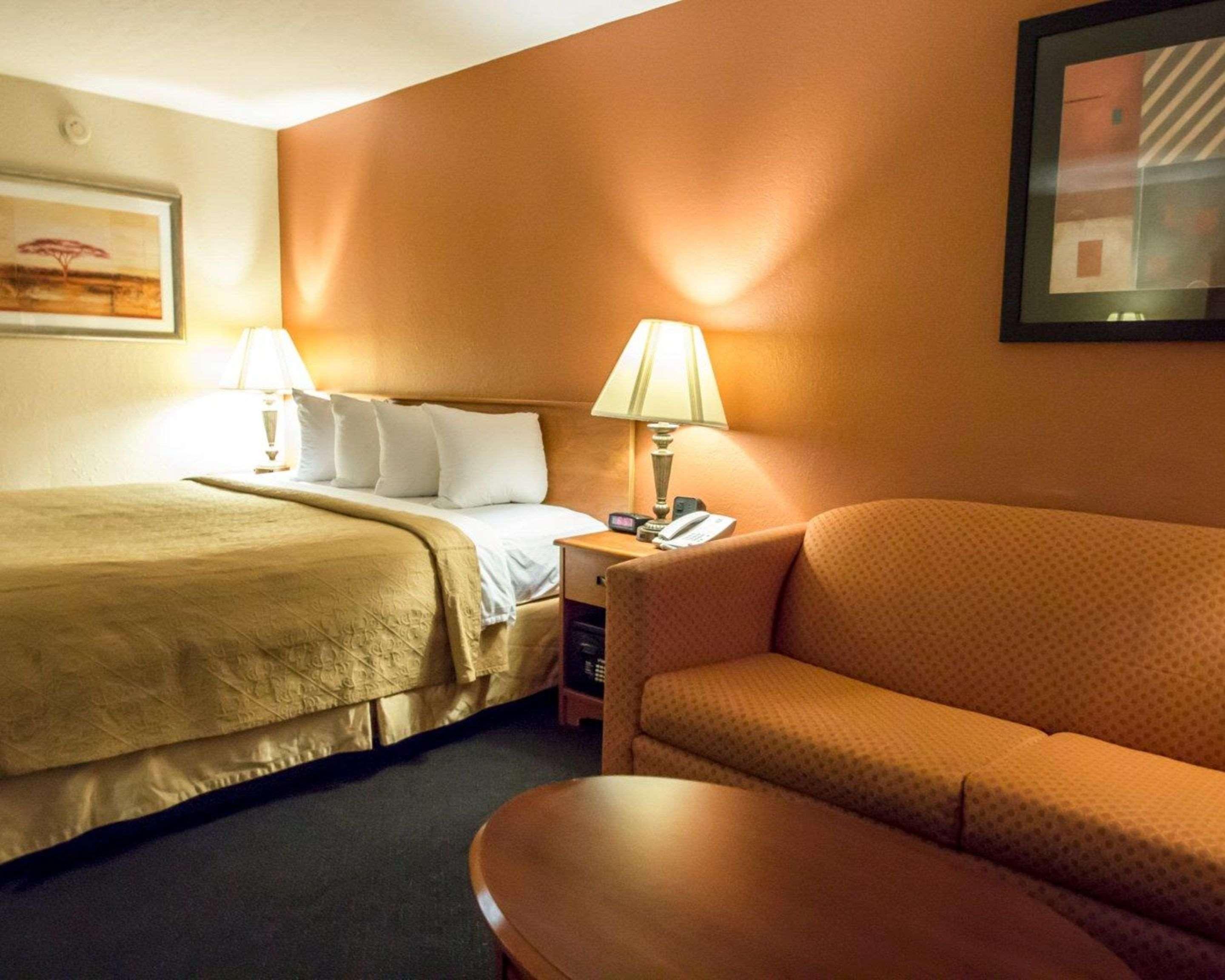 Quality Inn Kennedy Space Center Тайтъсвил Екстериор снимка