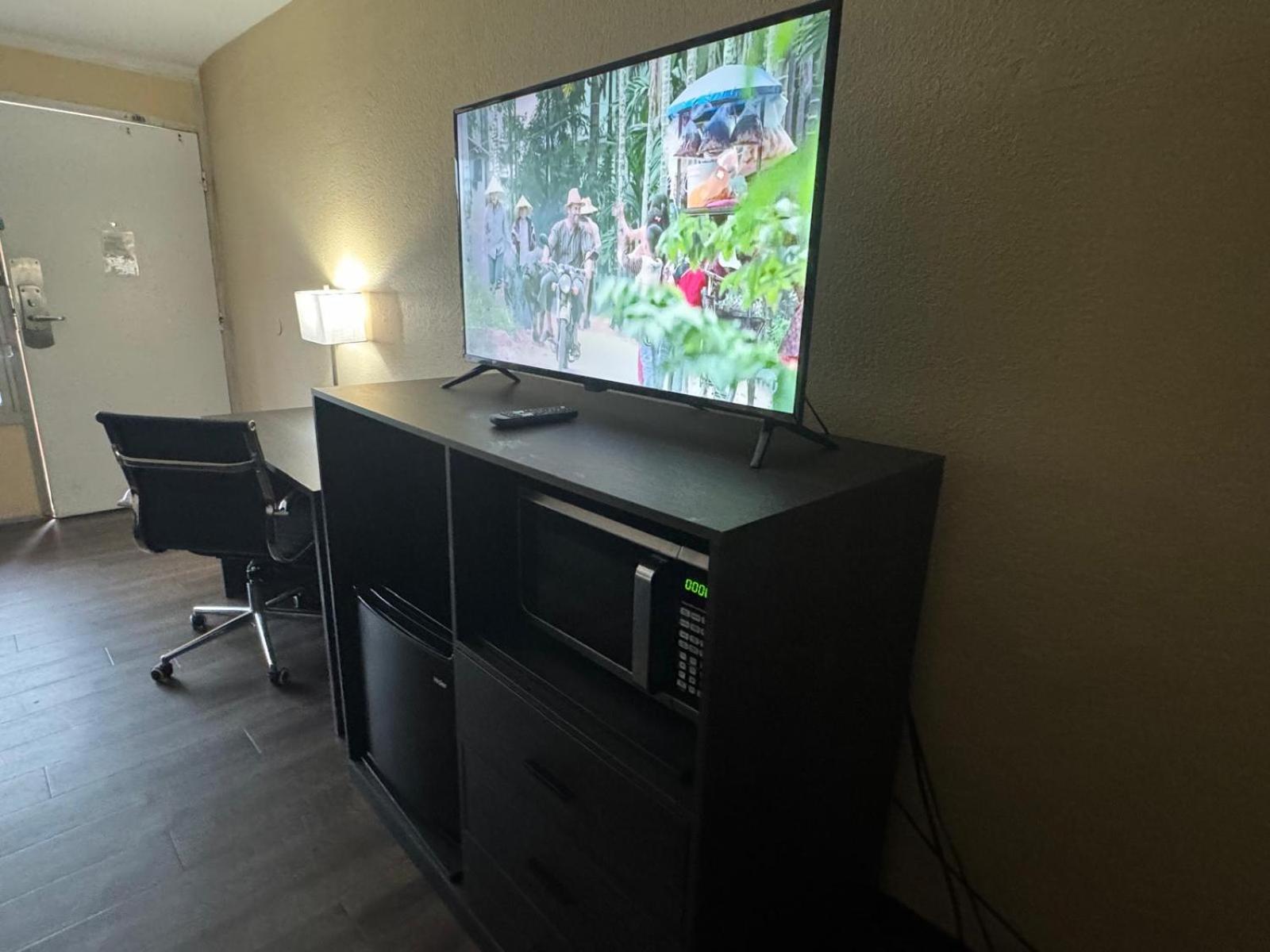 Quality Inn Kennedy Space Center Тайтъсвил Екстериор снимка