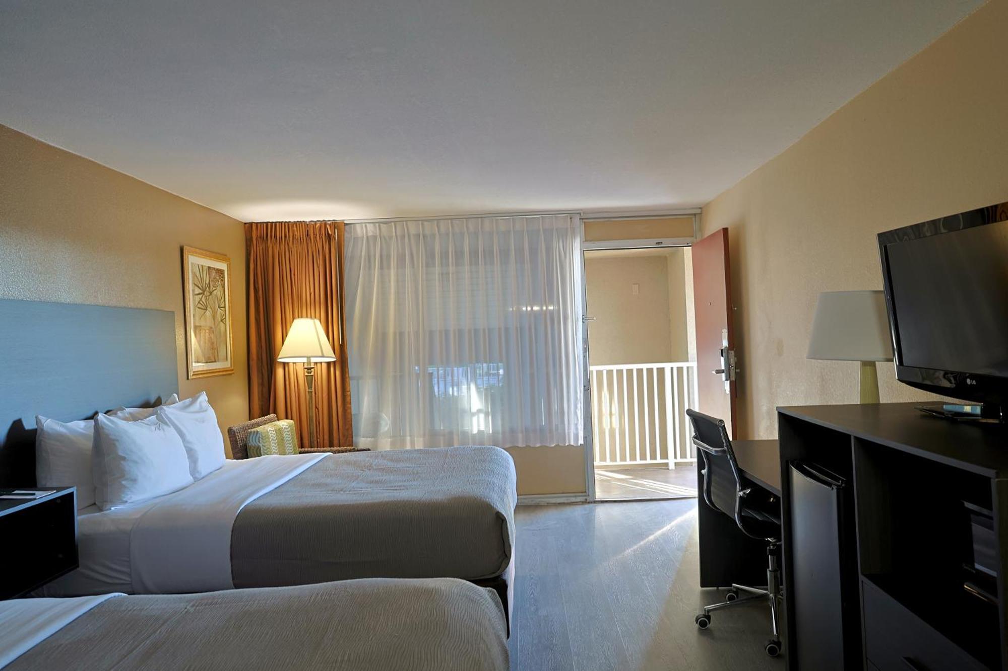 Quality Inn Kennedy Space Center Тайтъсвил Екстериор снимка