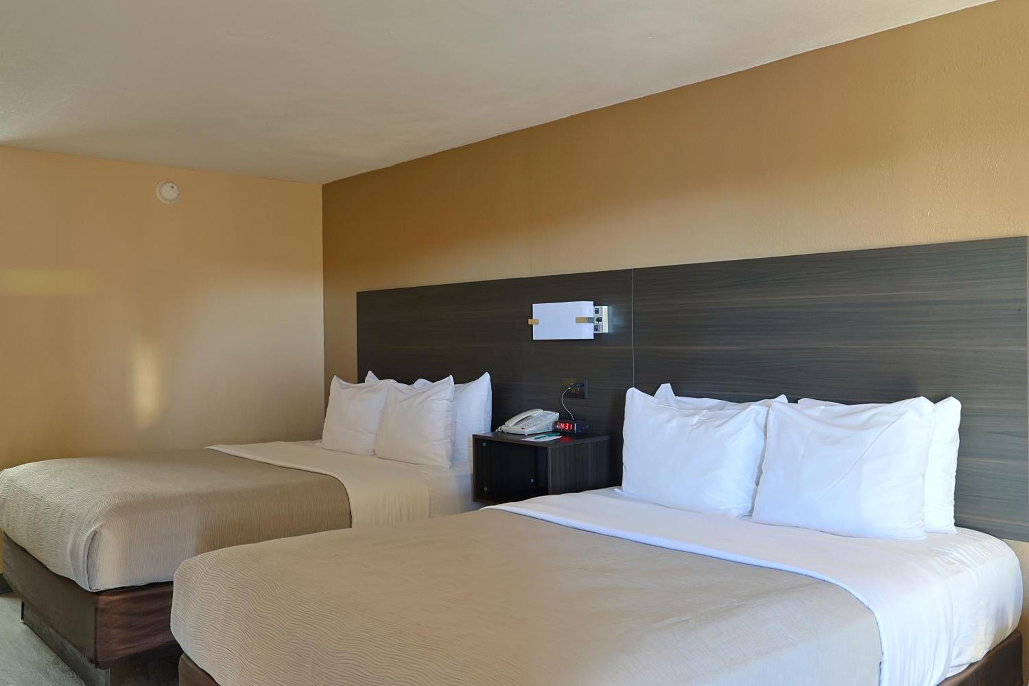 Quality Inn Kennedy Space Center Тайтъсвил Екстериор снимка