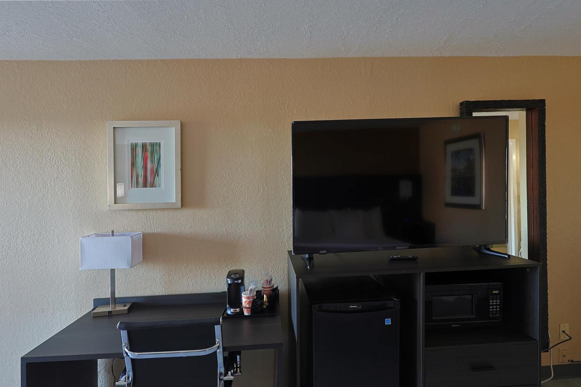 Quality Inn Kennedy Space Center Тайтъсвил Екстериор снимка